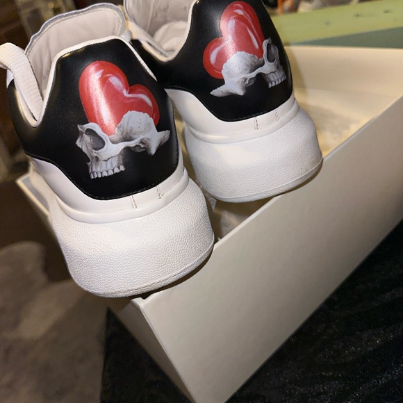 Worn Twice Limited Edition Alexander McQueen Size 39 Original Price $690 - Picture 5 of 7